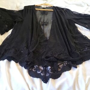 Me & U Woman's Chic Black Lace Kimono Cardigan, Size: XL